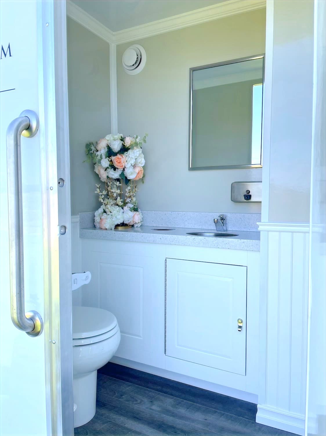 Diamond Washroom Trailer Rentals photo 4